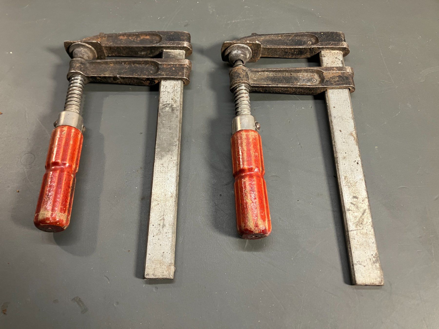 Tutti gli attrezzi: 2St. Profi Schraubzwingen ca. 235mm lang ab 1.- – Usato da Lichtensteig venduto da Buy24International 3