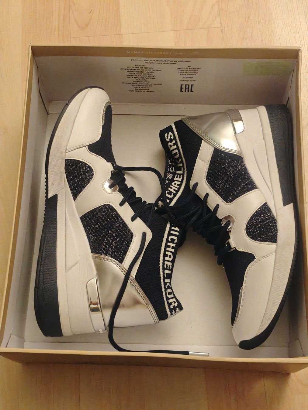Michael Kors Scarpe da donna: Schicke Michael Kors Sneakers, Grösse 39 – Usato da Wettswil venduto da Dazee