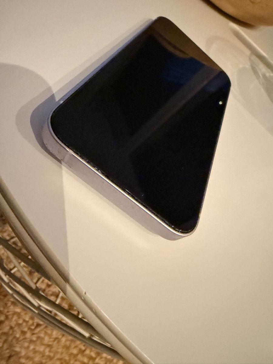 Apple Portables: iPhone 14 128 GB  – D'occasion à adliswil par censored55 3