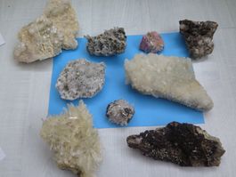 Spannendes Mineralien Lot von 9 Stück, Bergkristalle und und