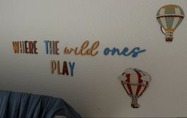 Buchstabenwanddeko Kinderzimmer  "WHERE THE wild ones PLAY" 