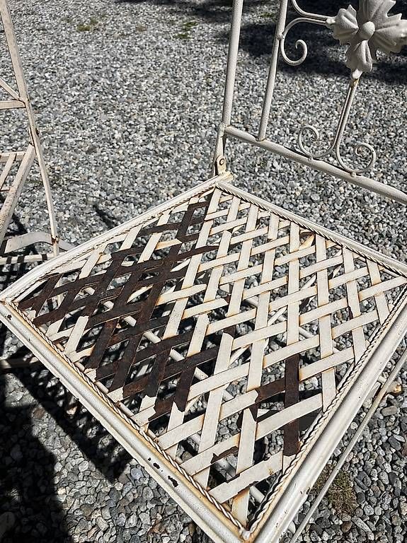 Set de table et chaises: Tavolo e sedie – D'occasion à Locarno par batbaloo 1