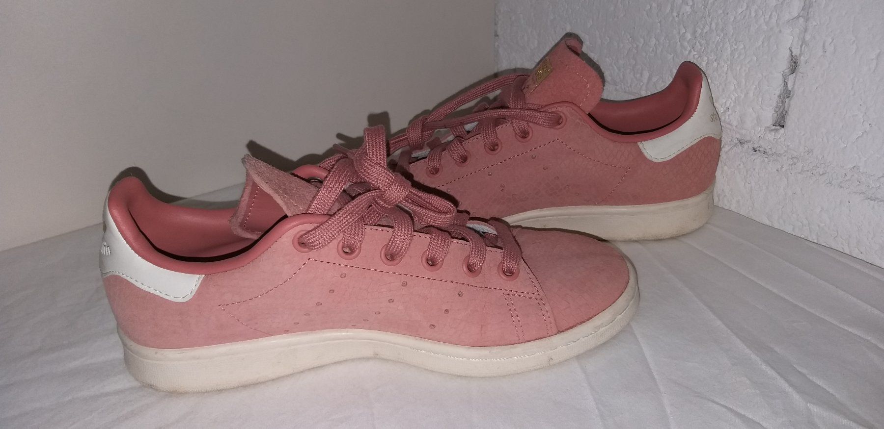 Adidas Damenschuhe: Chaussures/Schuhe ADIDAS STAN SMITH     Pointure/Grosse 37,5 – Gebraucht aus Cossonay-ville von Super-Price-Quality 3