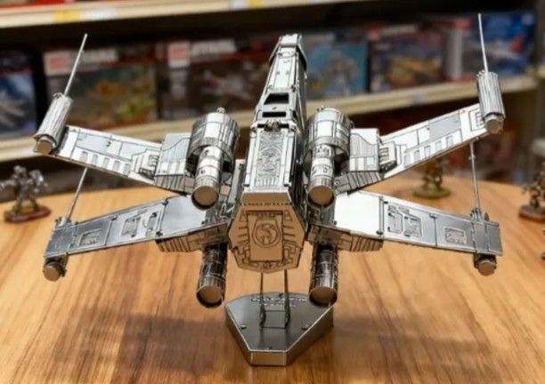 Kit di modellismo & Modellini statici: Star Wars X-Wing Model Kit – Nuovo e nell'imballaggio originale da Luzern venduto da doe_5xhs