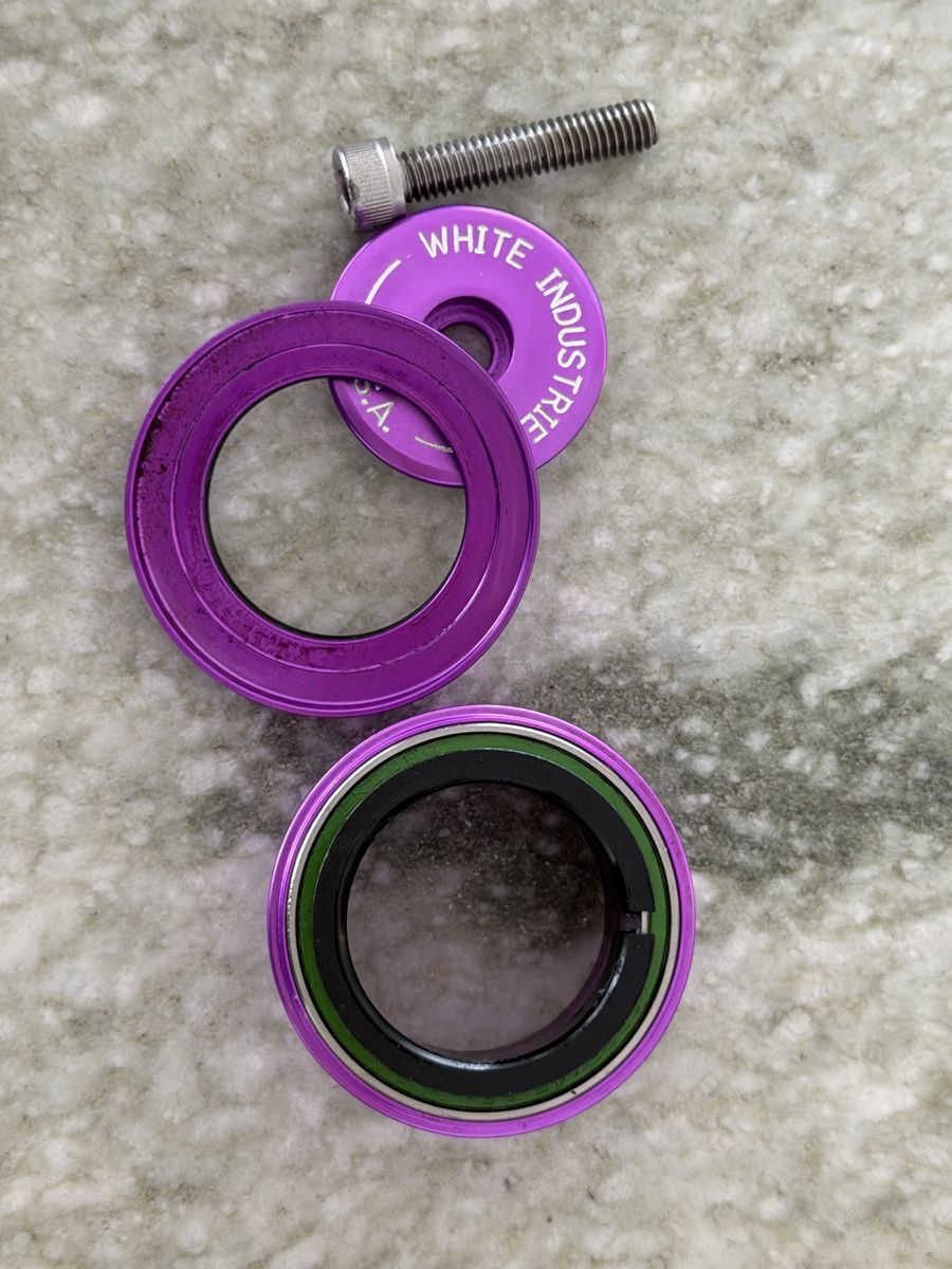 Pezzi di ricambio: White Industries Steuersatz EC34/EC44 1 1/2" Violett – Usato da Männedorf venduto da Carlito 5