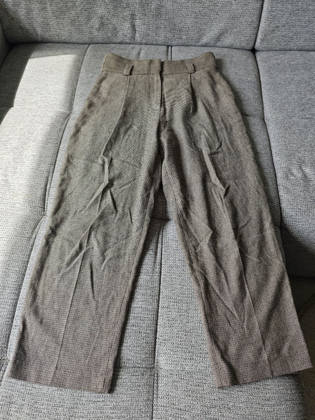 Massimo Dutti Pantaloni: Massimo Dutti Wool Blend Trousers - Size 38 – Usato da Zürich venduto da alu_dzr7