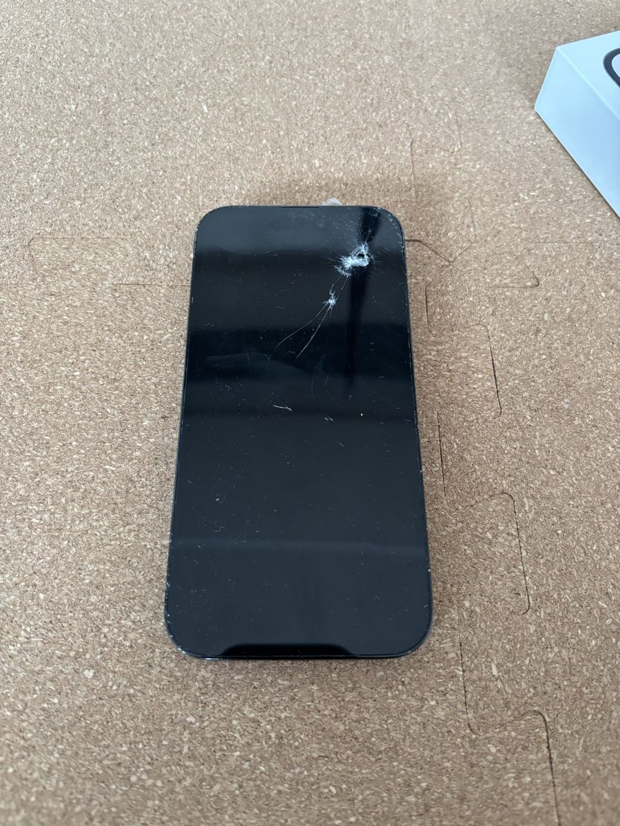 Apple Telefoni cellulari / Smartphones: iPhone 14 Pro / 128Gb / Schwarz – Usato da Huttwil venduto da warpBOY 2
