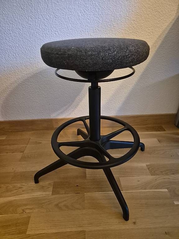 Sgabelli: Büro Hocker Sitz/Stehstütze – Usato da Liebefeld venduto da marcoo91