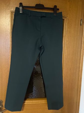 Schicke dunkelgrüne Stoffhose Gr. 42