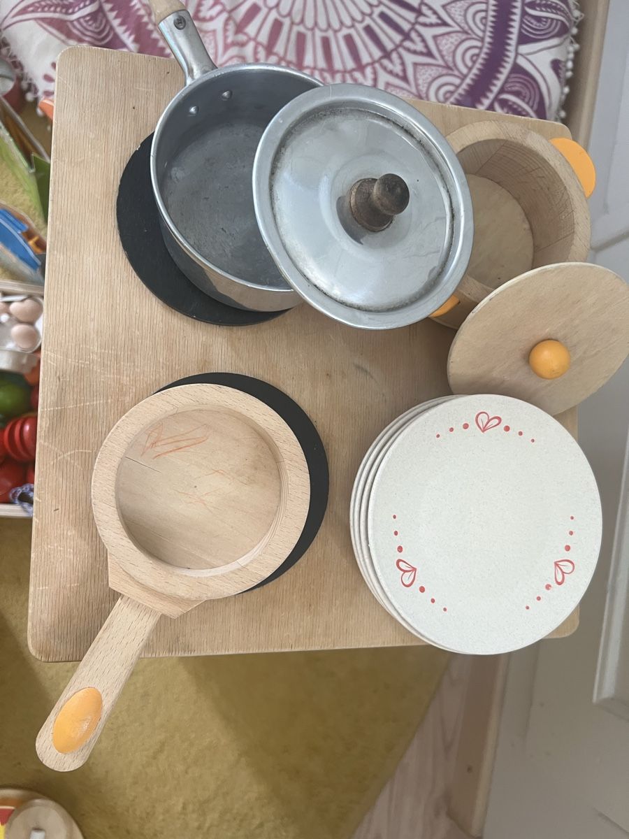 Spielzeuge: Gut erhaltene Kinderküche aus Holz – Gebraucht aus Oberhofen Thun'see von Ji0 4
