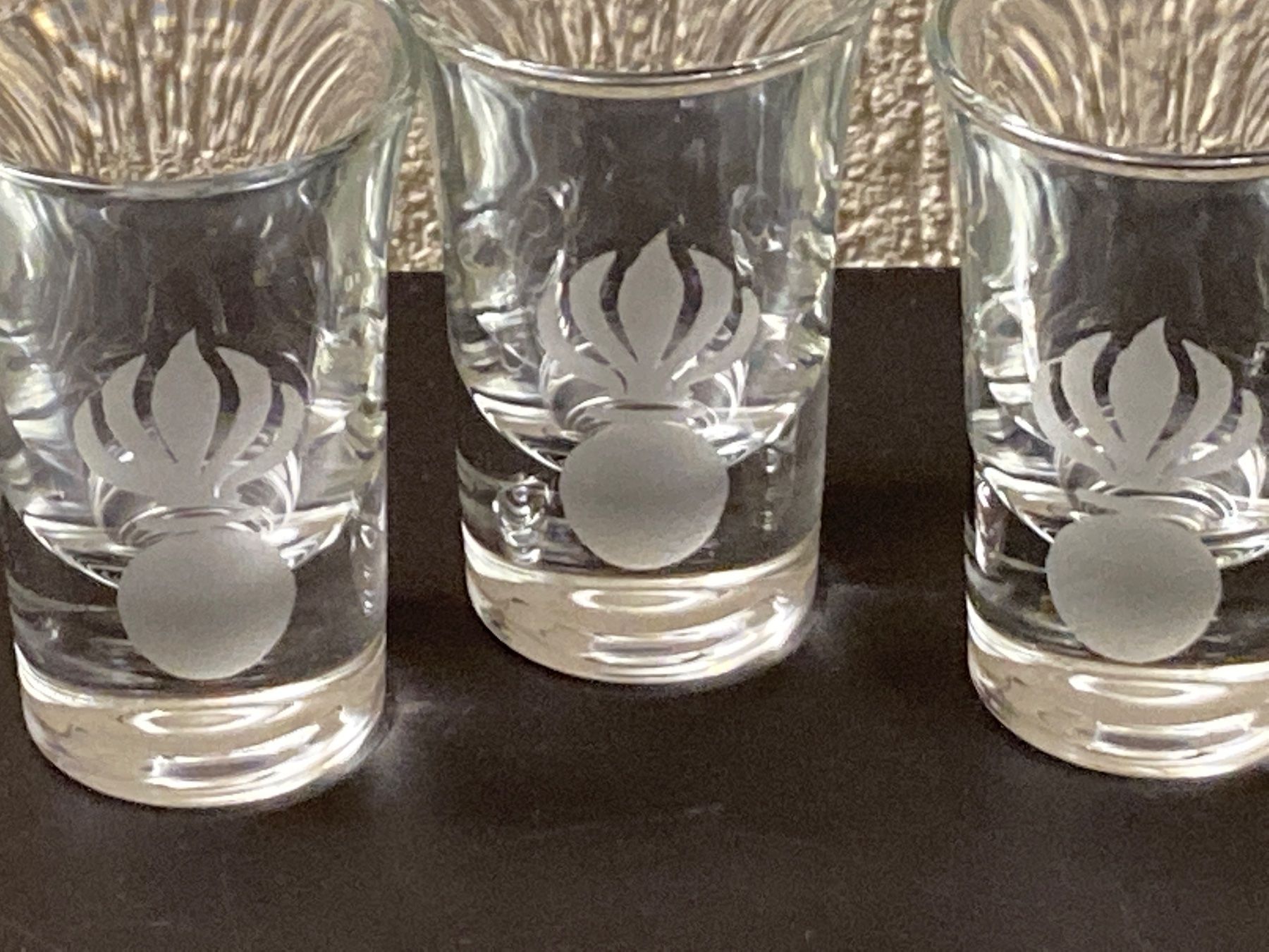 Verres: 3 Shot-Gläser GRENADIER // Isone // Schweizer Armee – Neuf avec emballage d'origine à Brütten par Hst1