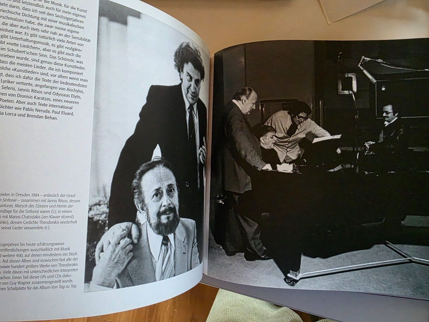 Libri: Mikis Theodorakis - Ein Leben in Bildern - Schott 2010 – Nuovo (secondo la descrizione) da Walterswil BE venduto da Lonitti 8