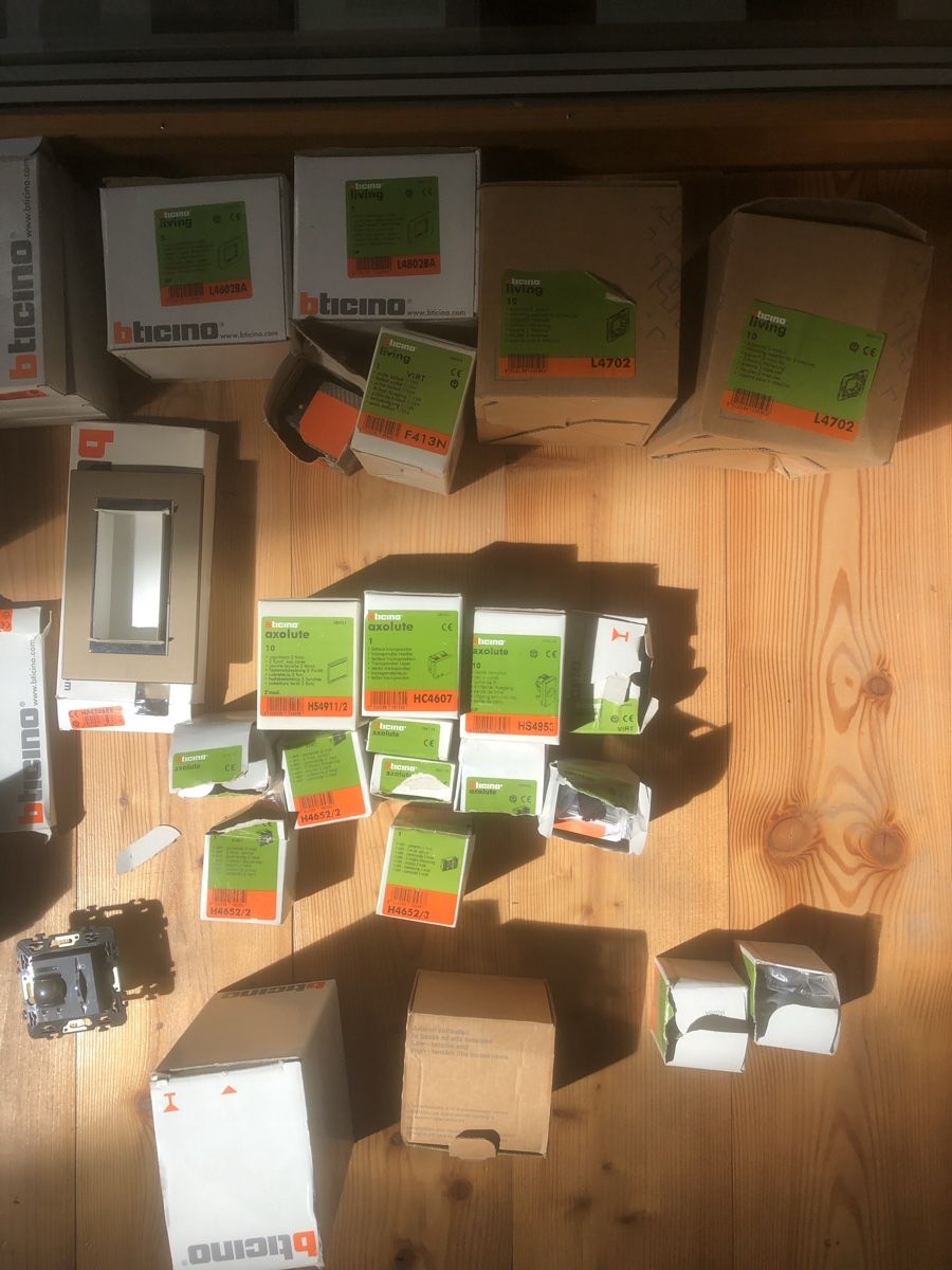 Interruttori: Lot Bticino électricité.  – Nuovo (secondo la descrizione) da Grangettes-Romont venduto da Guillaumegrangettes 3