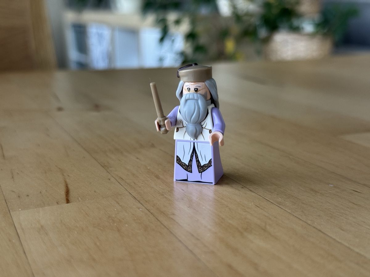 Lego Statuette: LEGO Harry Potter Albus Dumbledore Minifigur – Usato da Neuhausen am Rheinfall venduto da Laghi 1