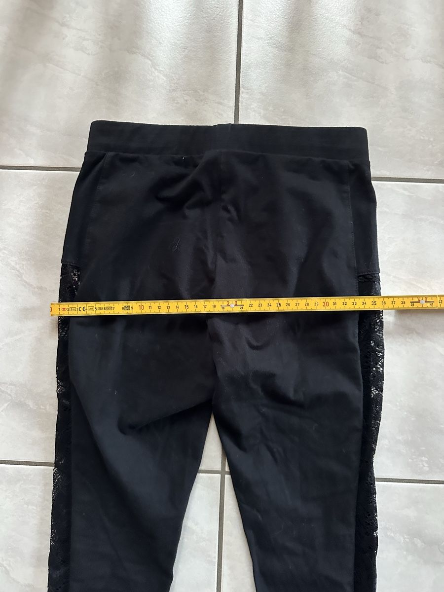Leggings: Leggings Urban Classics schwarz Grösse S mit Spitze – Usato da Hergiswil NW venduto da kaufe_at_kaufmann 3