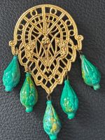 Broche filigrane métal doré perles vertes