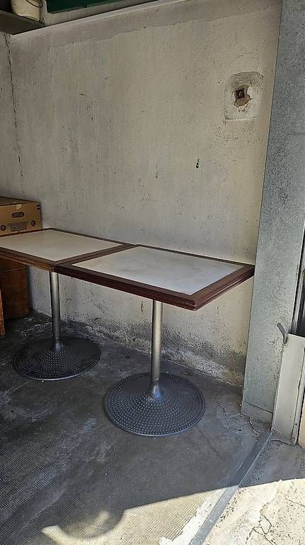 Tavoli: Très belle table: marbre, bois, fonte – Usato da Lausanne venduto da villa_hawai 4