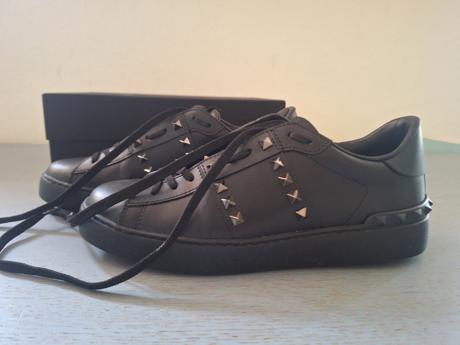 Valentino Scarpe da donna: VALENTINO GARAVANI Rockstud Sneaker schwarz, Gr. 39 – Nuovo (secondo la descrizione) da Zug venduto da BibiB 2