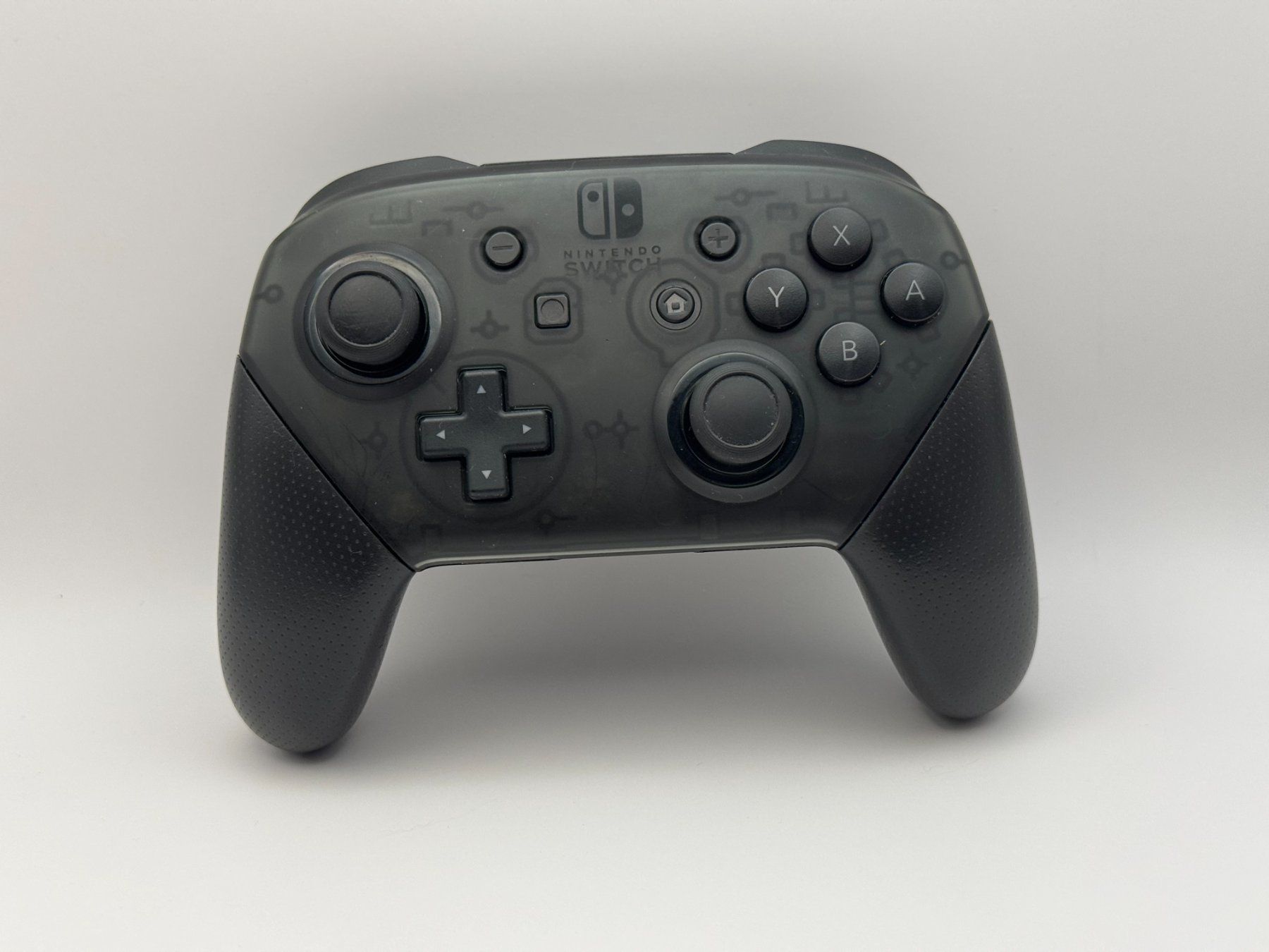 Nintendo Konsolen: Nintendo Switch V1 HAC-001 + Pro Controller + 200GB microSD – Gebraucht aus Naters von Dean.P 3