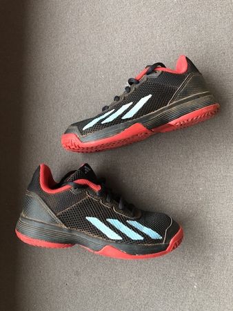 Adidas Tennis Schuhe 31 neuwertig!