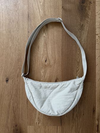 Uniqlo - Runde Mini Schultertasche