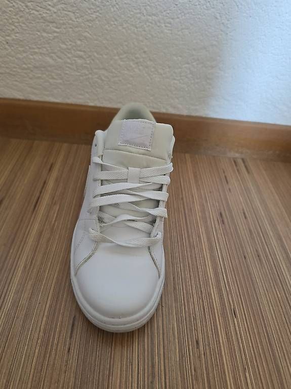 Scarpe da donna: Nike Baskets basses Court Royale 2 blanches – Usato da Essert-Pittet venduto da lyli01 3