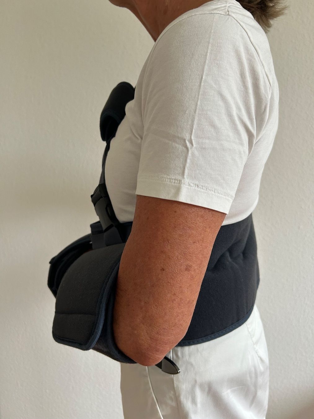 Protezioni & Imbottiture: Schulterorthese Schulterbandage nach Operation – Nuovo (secondo la descrizione) da Zollikon venduto da Moira55 2