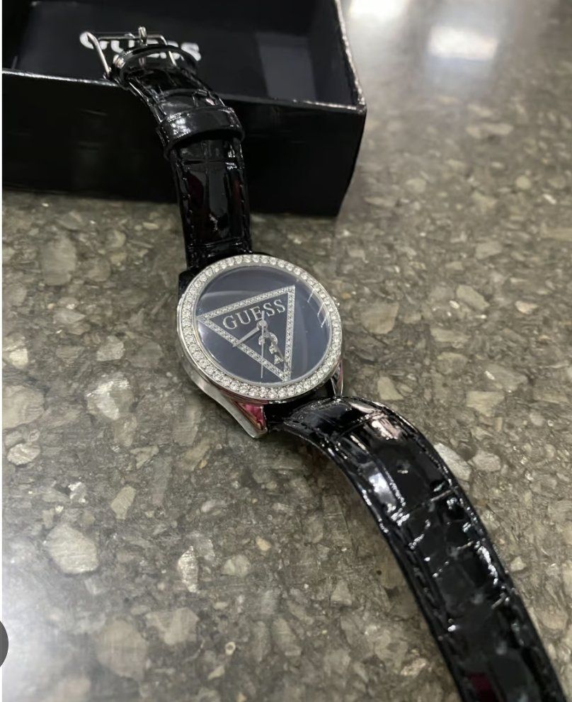 Guess Uhren: GUESS Damen Stahl Armbanduhr – Gebraucht aus Amriswil von used2use 2