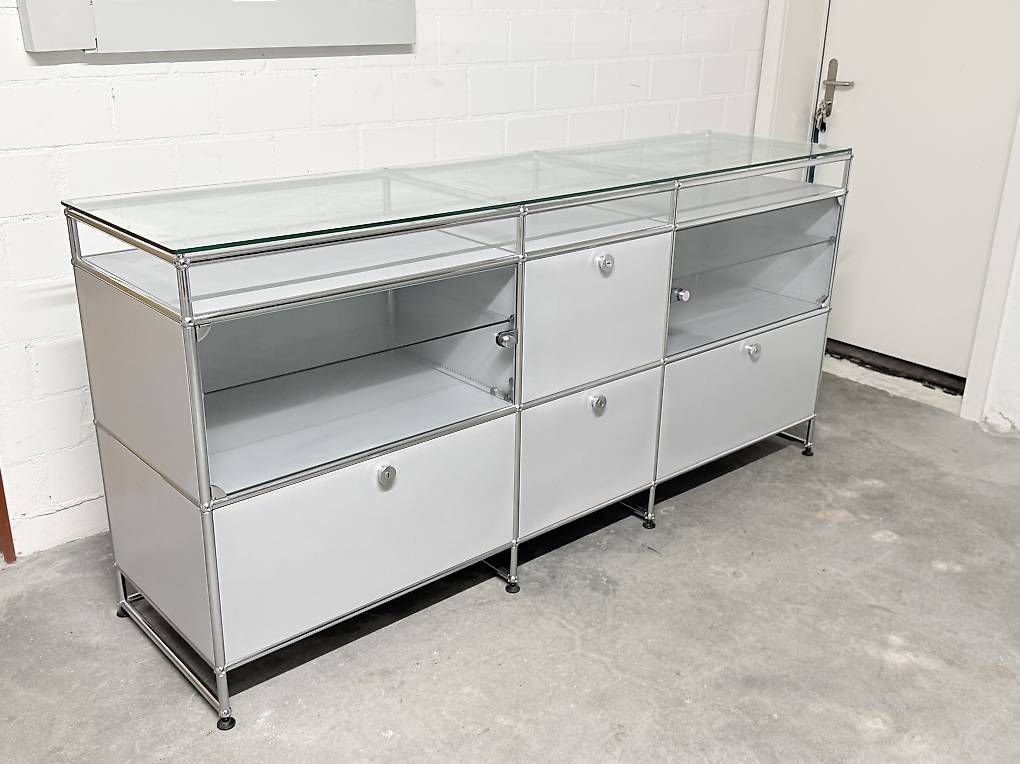 USM Cassettiere: USM Haller Sideboard Mattsilber Mit Glas TOP PREIS – Usato da Dietikon venduto da Kumar_Occasionen