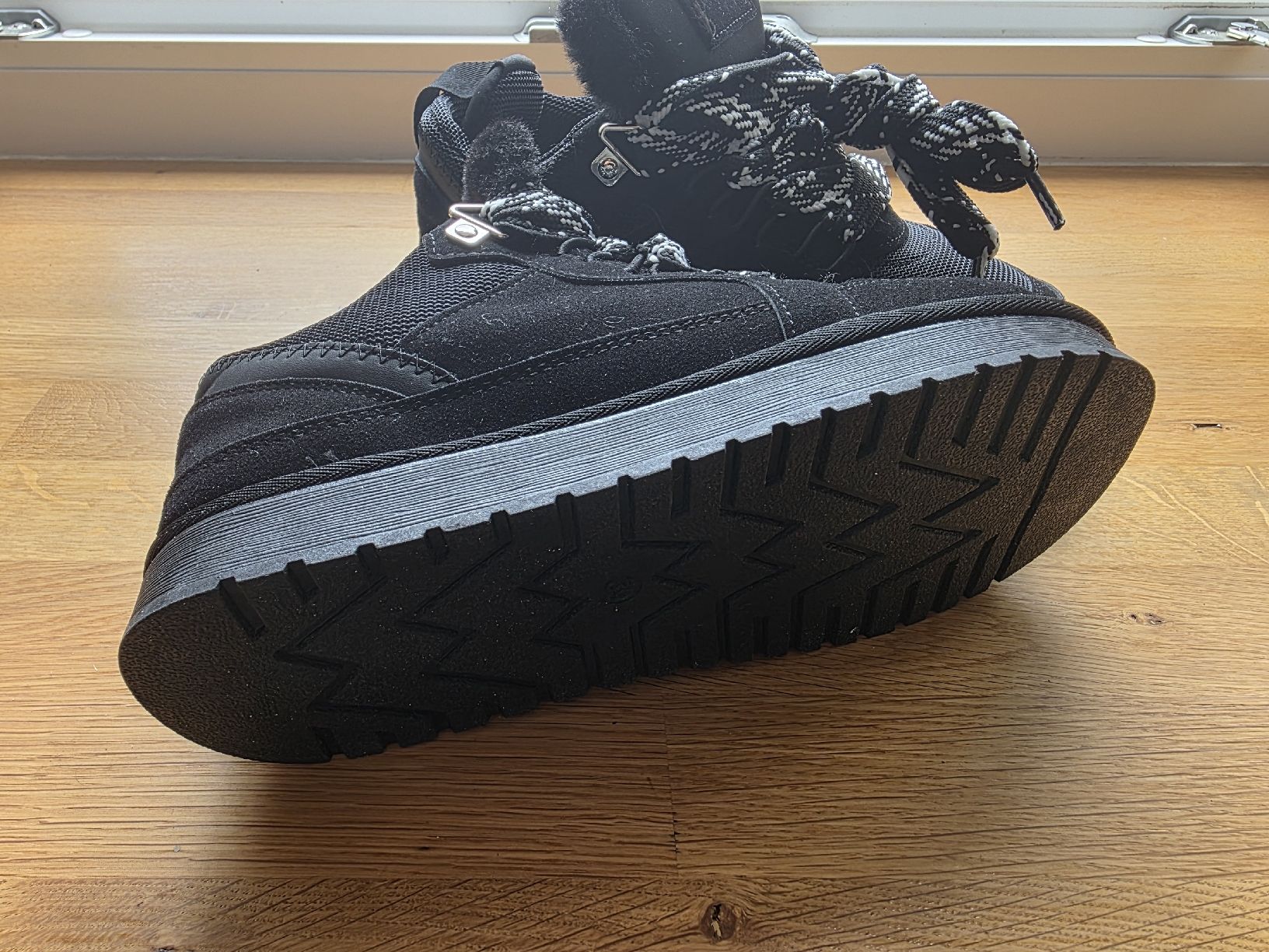 Adidas Damenschuhe: Adidas-UGG-Fashion – Neu (gemäss Beschreibung) aus La Chaux-de-Fonds von Pfer6799 4