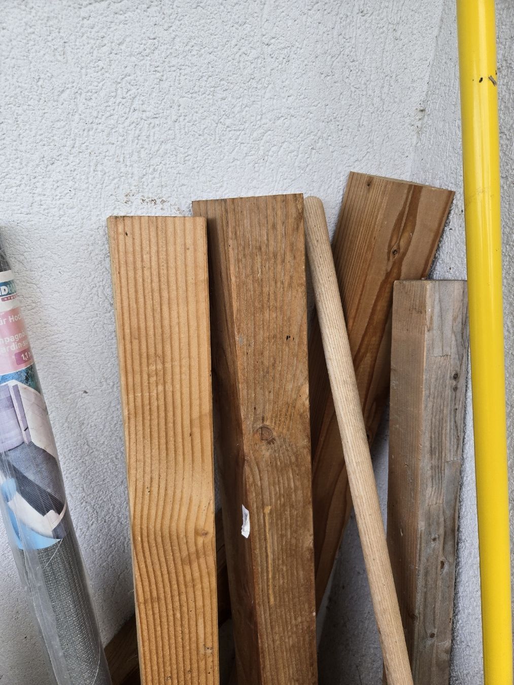 Articoli in legno: Holzpfahl divers 5x – Usato da Plasselb venduto da Vanitasbay
