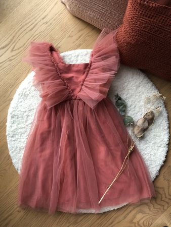 Mädchen Kleid Tüll mit Rüschen Gr. 140 NEU mit Etikett 