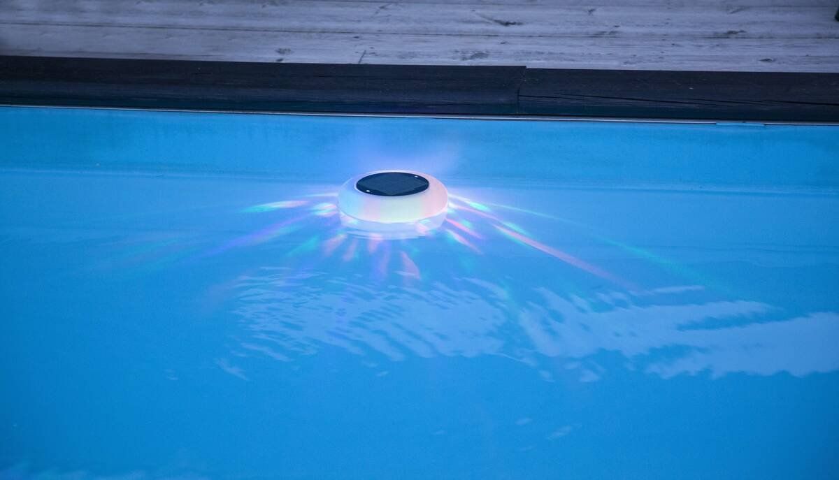 Piscine: STAR TRADING Solar LED Poollicht ab Fr. 1.- – Nuovo e nell'imballaggio originale da Koppigen venduto da Bracher_Mail-House 1