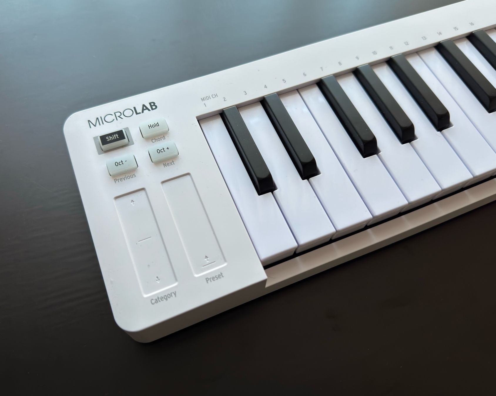 Arturia Strumenti musicali: Arturia MicroLab mk3 Controller Keyboard – Usato da Basel venduto da 7ber 1
