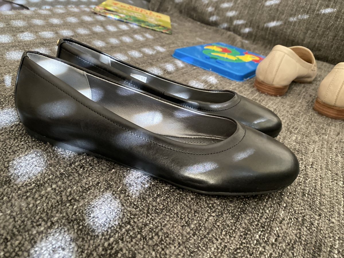 Scarpe da donna: NEUE Ballerinas, Schwarz, Grösse 39 – Nuovo (secondo la descrizione) da St. Gallen venduto da Msgoethe 2