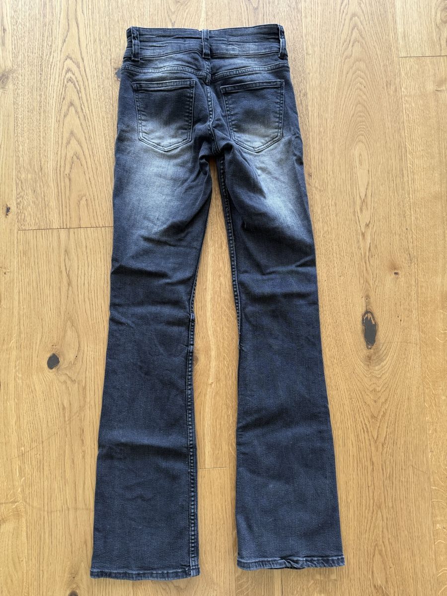 Bershka Pantaloni: Bershka Jeans Bootcut Gr. 32 – Usato da Niederweningen venduto da roethlisbeme 1