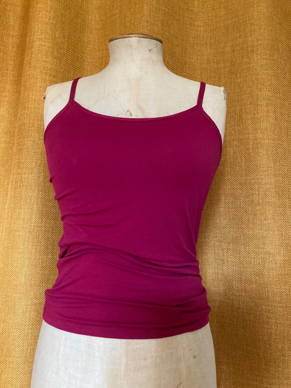 Tops: 3 tops débardeurs colorés, comme neufs – Gebraucht aus Ardon von hel_2sxp 7