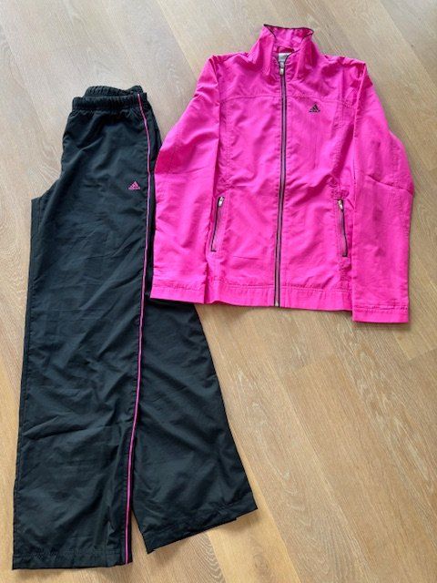 Adidas Completi & Tailleur: Adidas Damen-Traineranzug Gr. 34 – Usato da Iseltwald venduto da Tessin61