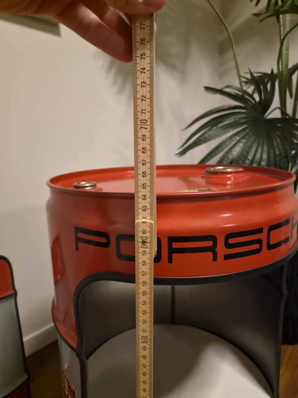 Accessori: Ölfass Porsche mit Uhr – Usato da Zuzwil SG venduto da Phwsg 3