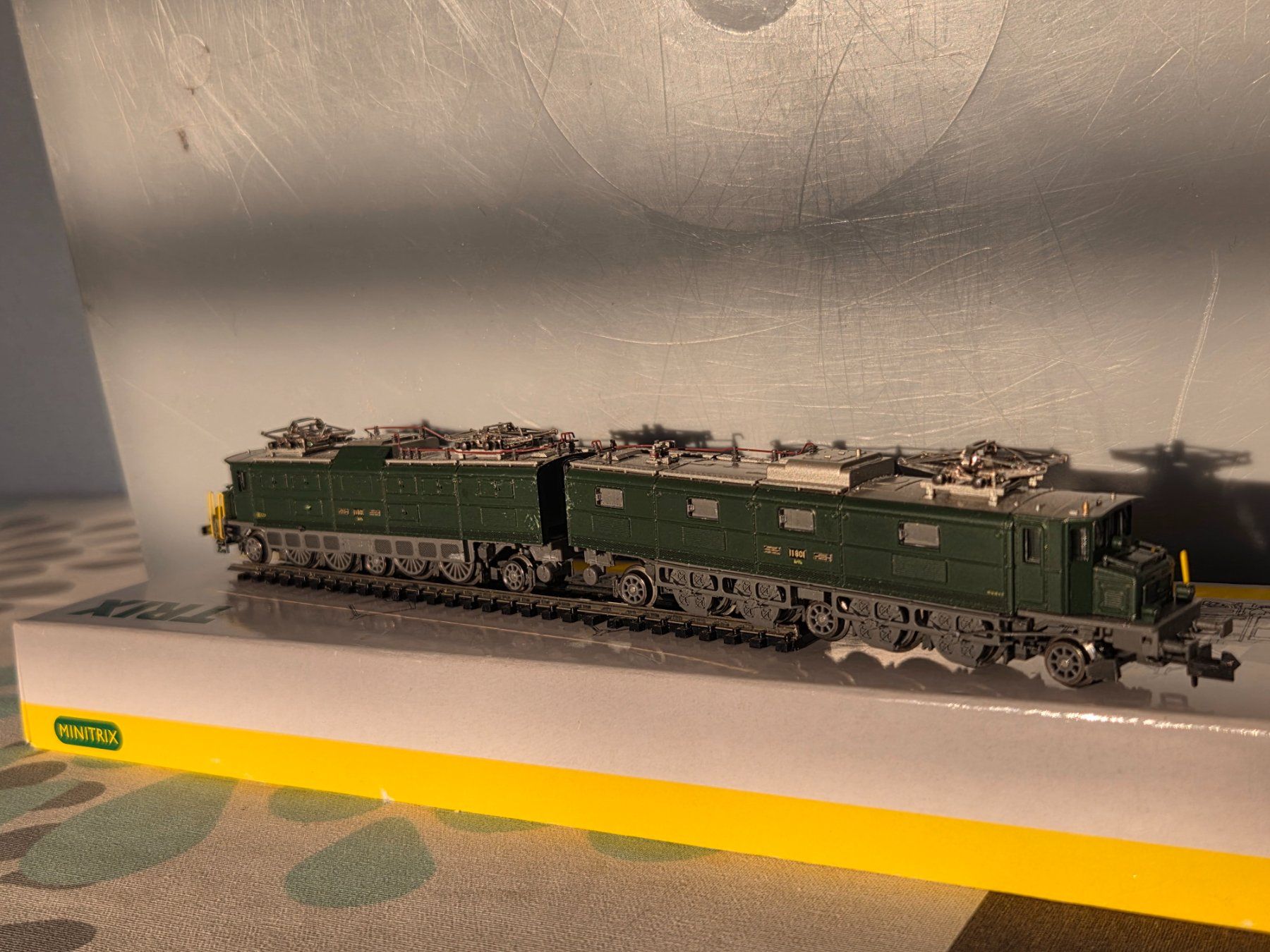 Trix Modellini di ferrovie: Minitrix E-Lok Ae 8/14  Ep.IV  Nr.12426 – Usato da Arni AG venduto da bruno1951 4