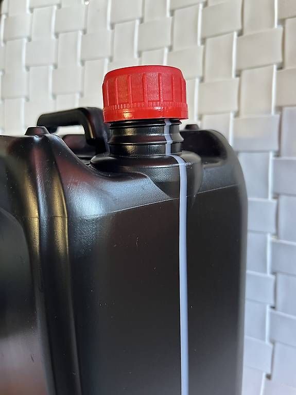 Taniche per benzina: 900 taniche HDPE da 5 litri  GRATIS – Usato da Lugaggia venduto da san_q5fv 1