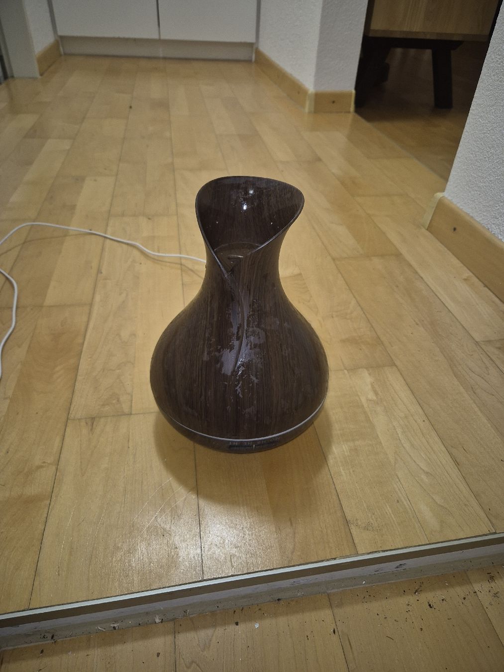 Diffusori di oli essenziali: Aroma Diffuser Luftbefeuchter Holzoptik, Top für den Winter – Usato da Winterthur venduto da hannesgehring
