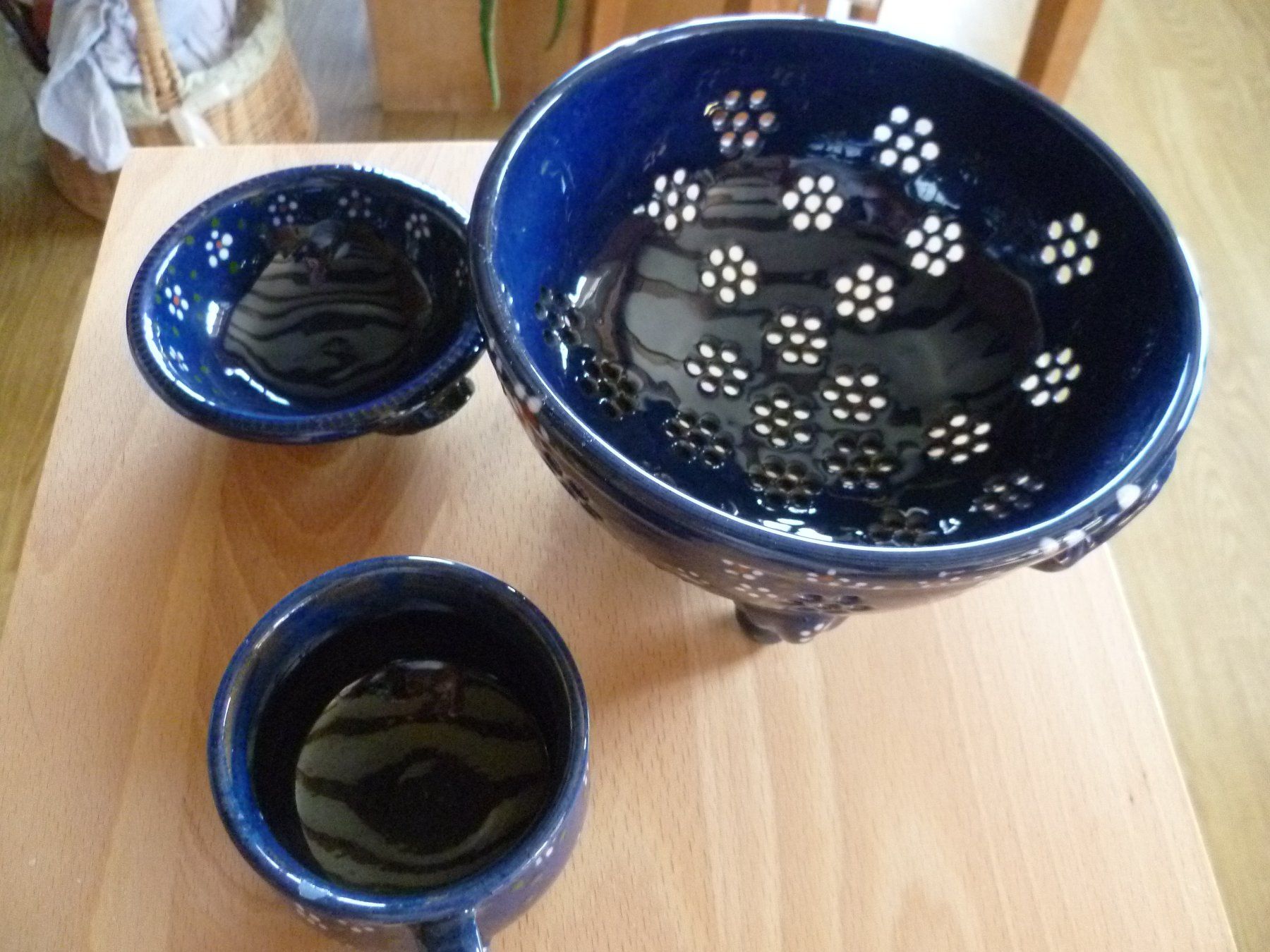 Tutte le decorazioni: Blauer Ton-Set mit Blumenmuster - 3 Teile, Top! – Usato da Bargen BE venduto da angel611