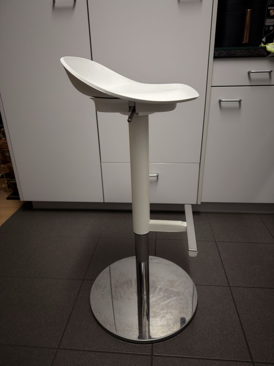 Ikea Tabourets: Barhocker, Ikea, weiss – D'occasion à Zürich par mir_29tz 3