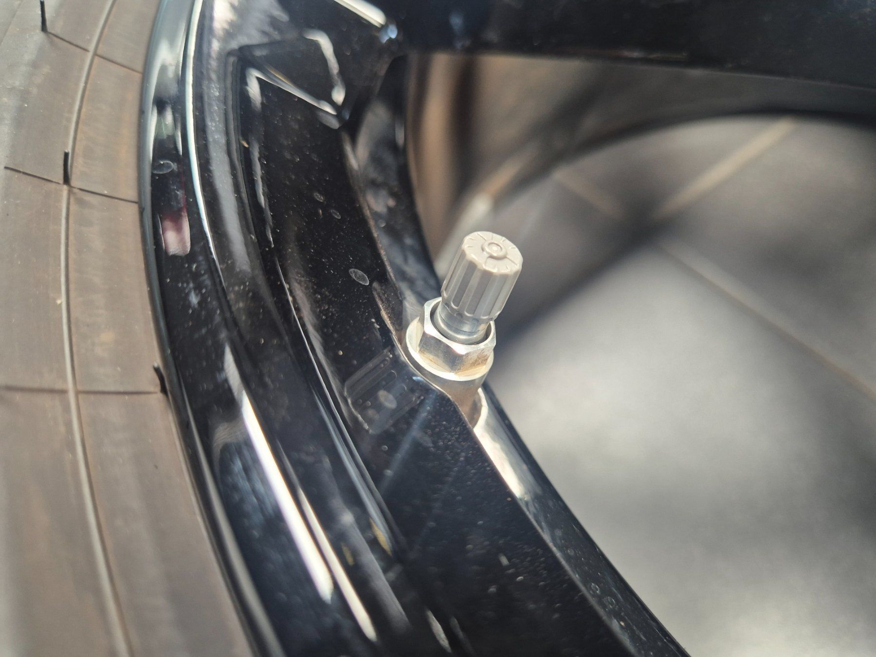 BMW Pneus & Roues: Winterräder 19" iX2 – D'occasion à Winterthur par WEWi-Ersatzteile 2