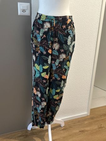 leichte Sommerhose schwarz mit Muster von Bonita Gr. 38