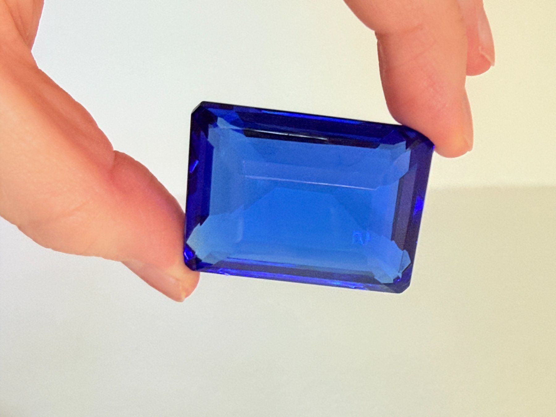 Minerali & Pietre curative: Certified 181.65 Ct Loose Gem – Nuovo e nell'imballaggio originale da Genève venduto da AWWA 2
