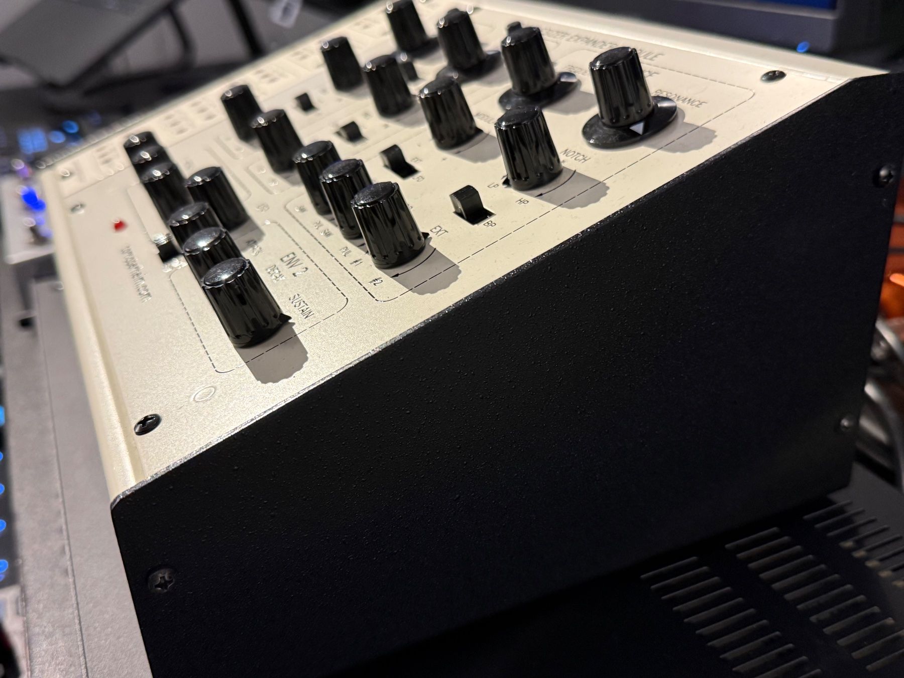 Oberheim Electronics Strumenti musicali: Tom Oberheim Synthesizer Expander Module – Usato da Delémont venduto da cpop 7