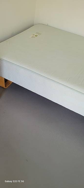 Lits: Sehr gut Bett 120 cm – D'occasion à bellmund par aapeli 2