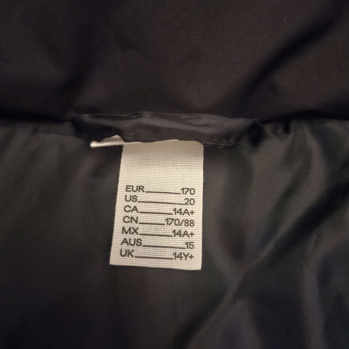 H&M Giacche & Cappotti: Jungen Winterjacke H&M Gr. 170 – Usato da St. Gallen venduto da emi_nfh9 2